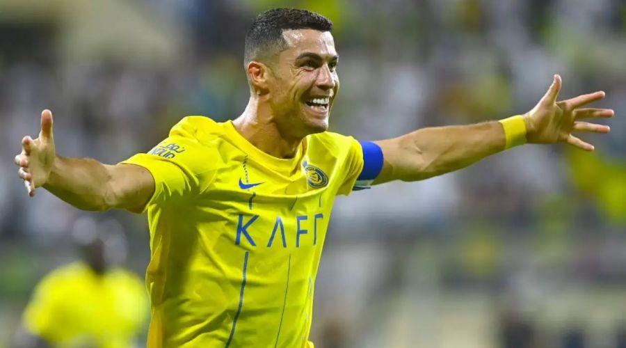 Ronaldo Signals Readiness for Al-Nassr's Clash Against Al-Wehda